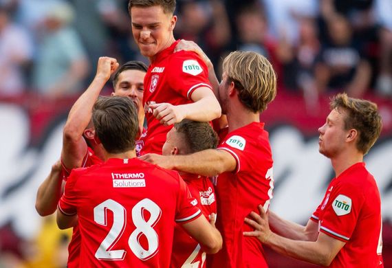 Nhận định soi kèo Twente vs Telstar lúc 02h00 ngày 8/11/2025